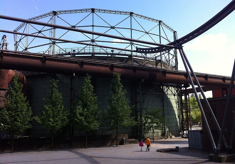 Gasometer used as a diving centre 